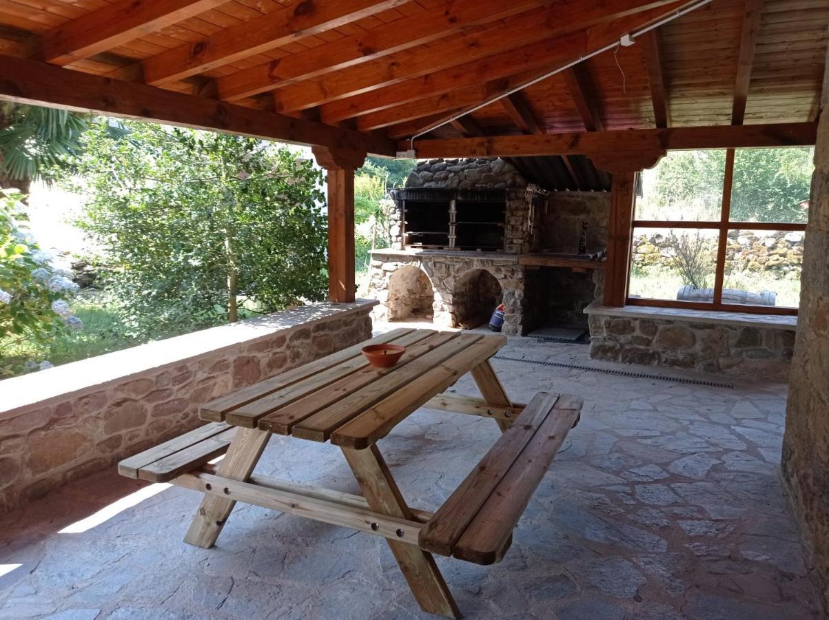 Amplia Y Comoda Casa De Piedra Con Porche Y Jardin San Roque de Ríomiera Esterno foto