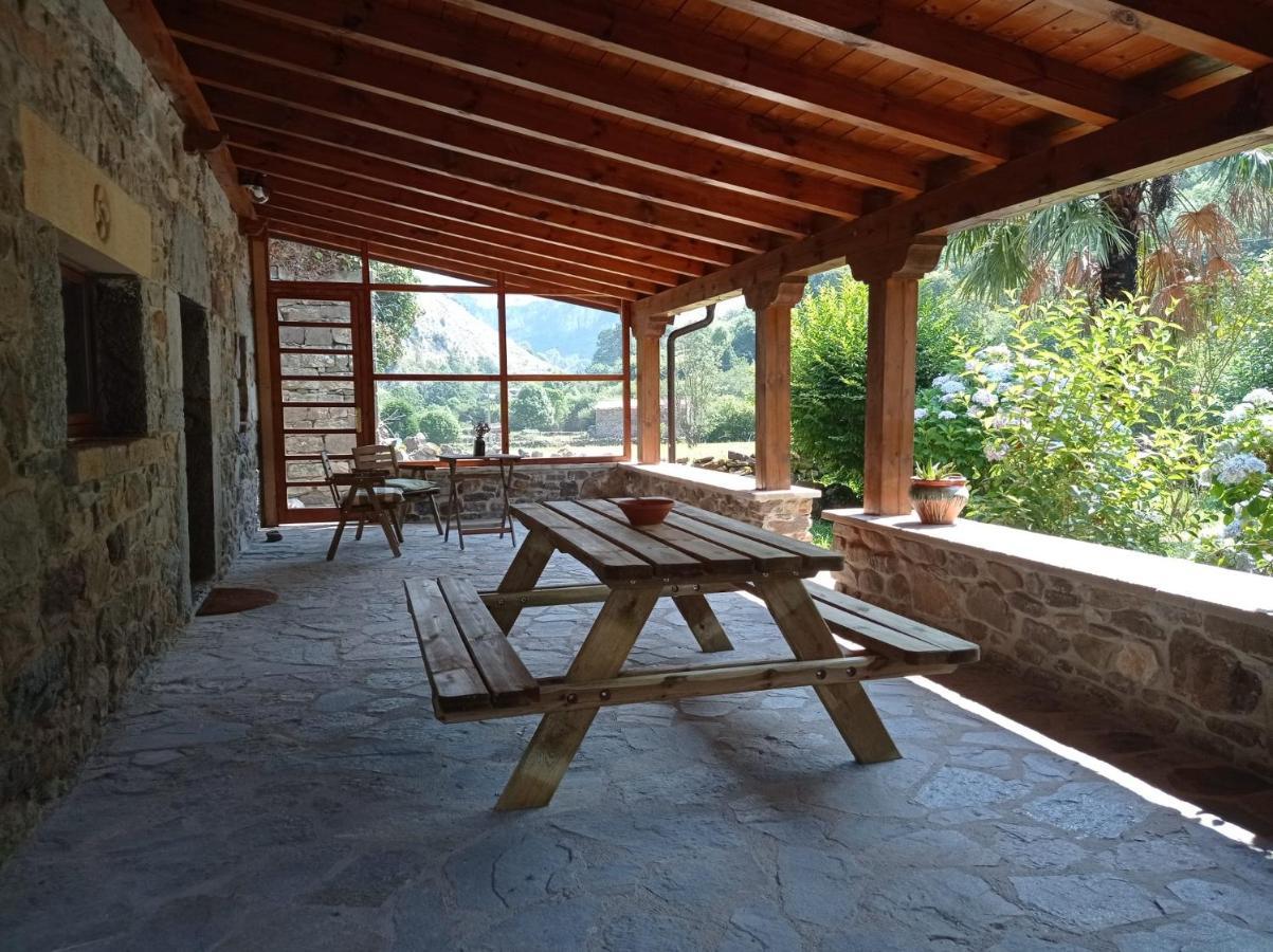 Amplia Y Comoda Casa De Piedra Con Porche Y Jardin San Roque de Ríomiera Esterno foto